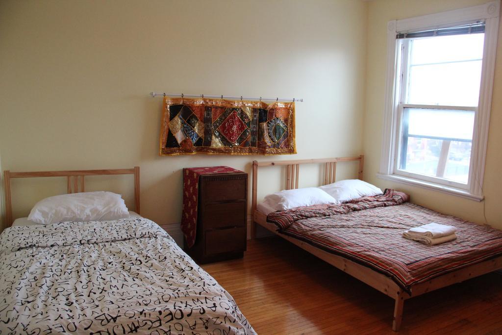 Spadina 11 Guesthouse Toronto Room photo