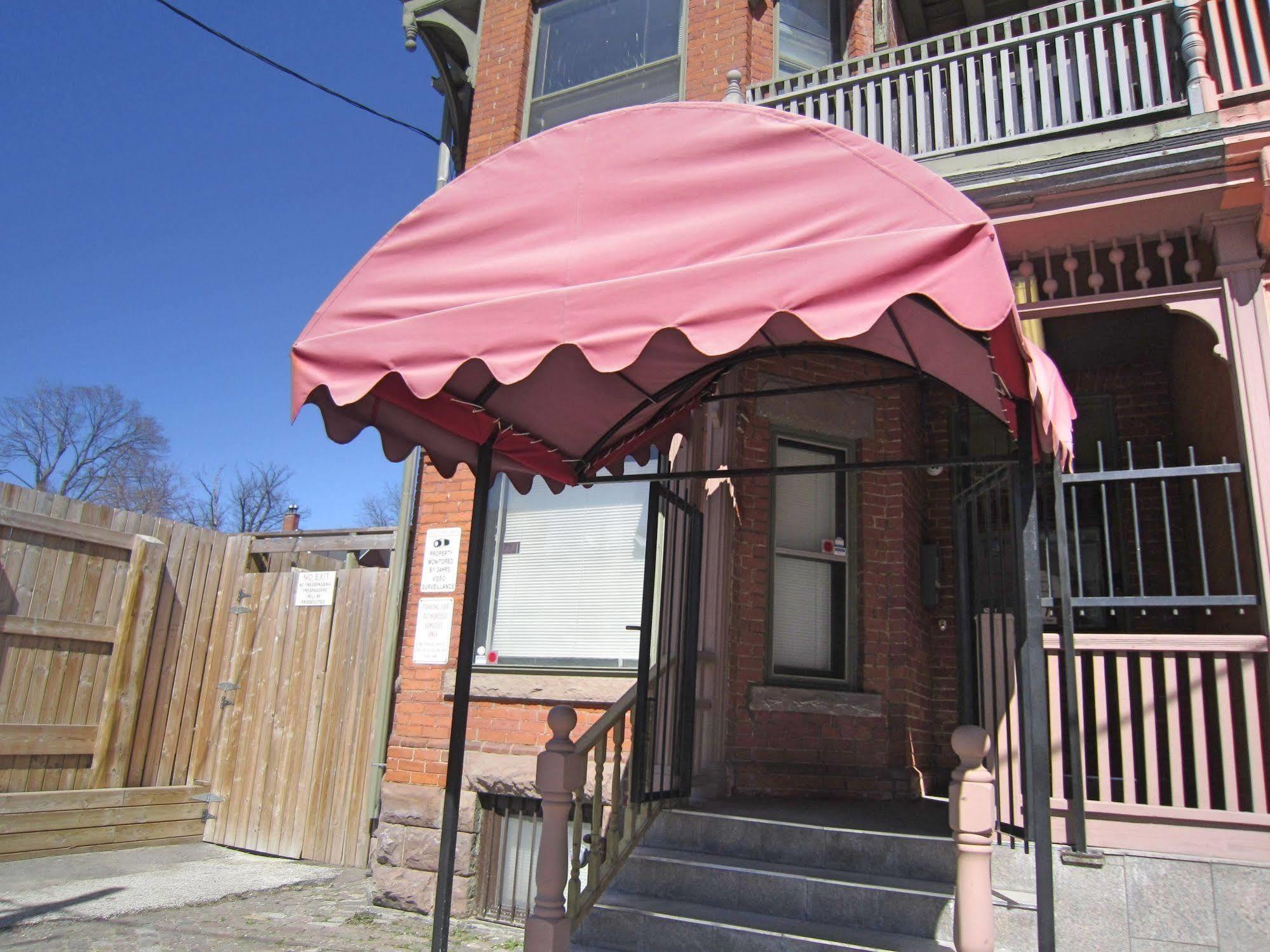 Spadina 11 Guesthouse Toronto Exterior photo